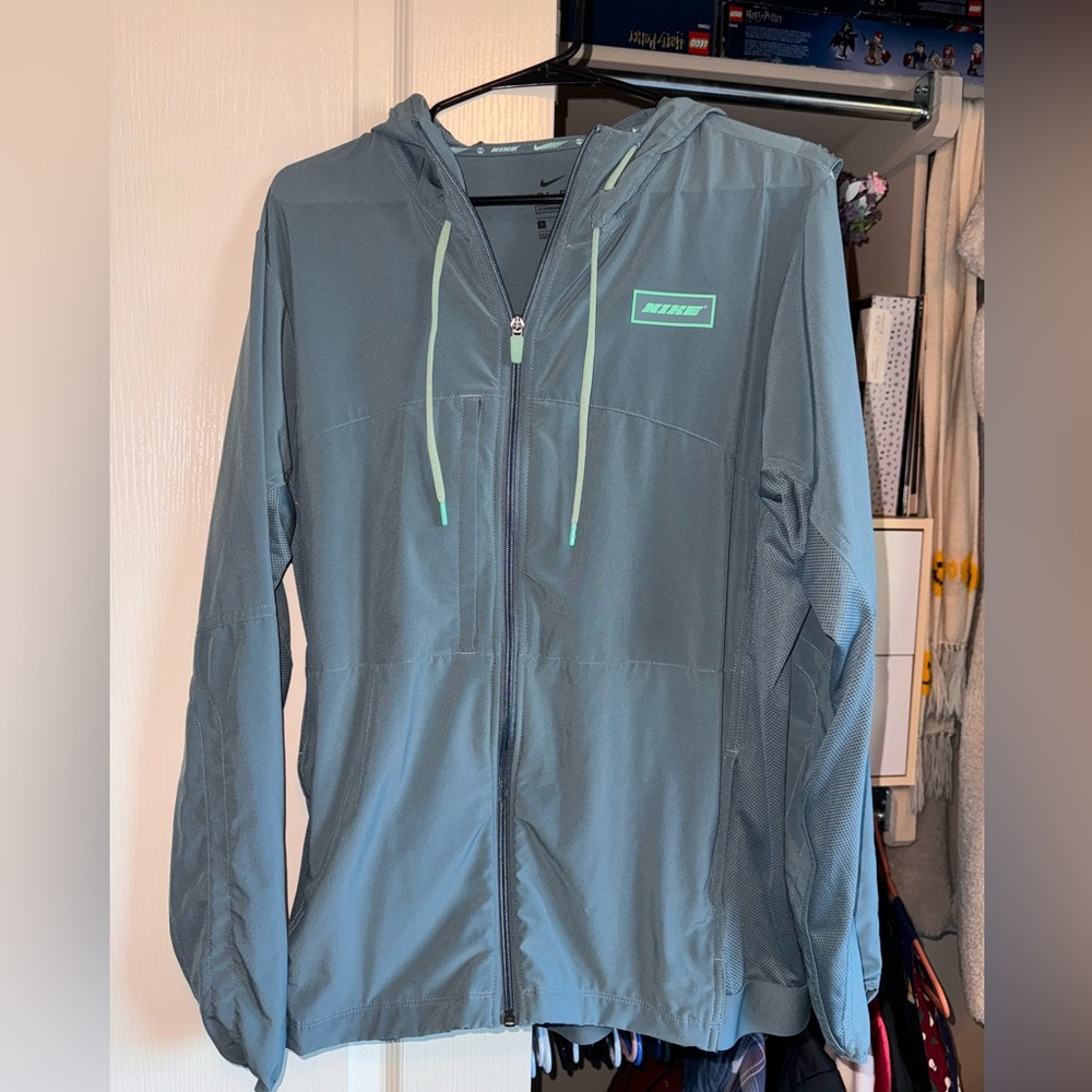 Nike dri-fit jacket